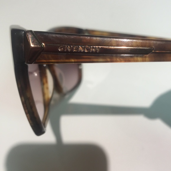Givenchy Sunglasses - Picture 2 of 6
